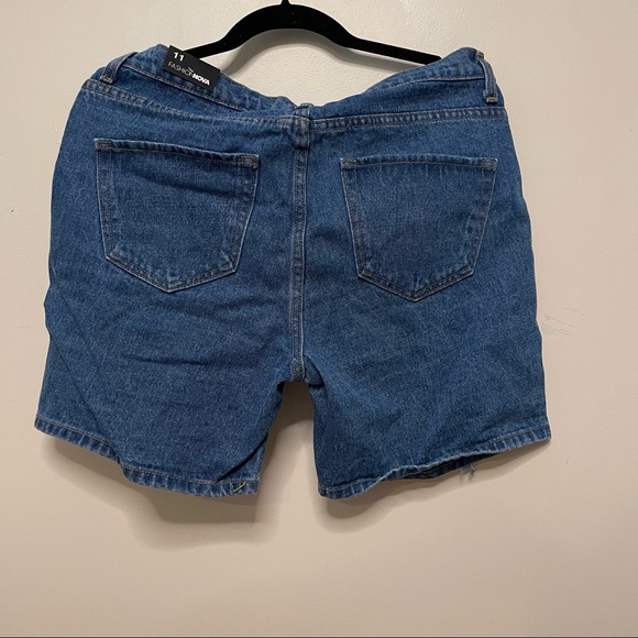 Jean short cut up Bermuda short - Picture 2 of 2